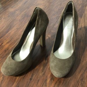 Jessica Simpson heels